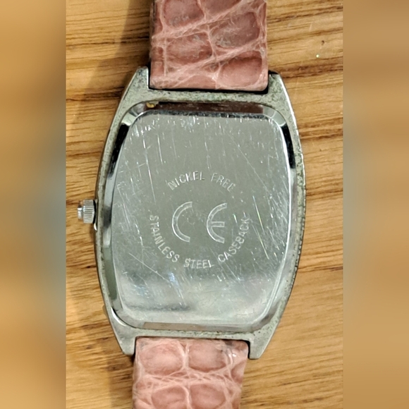 Vintage Yves Bertelin Boho Casual Neutral Watch w/ Bling Pink Croc Leather Band - Picture 5 of 5